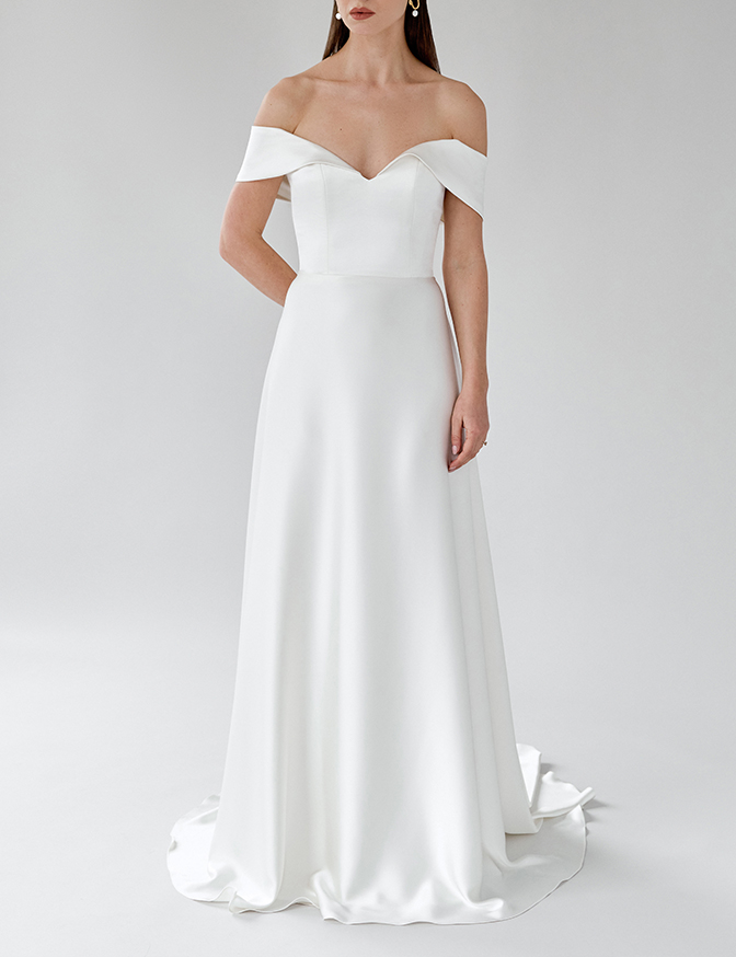 Aesling Hadid - Satin