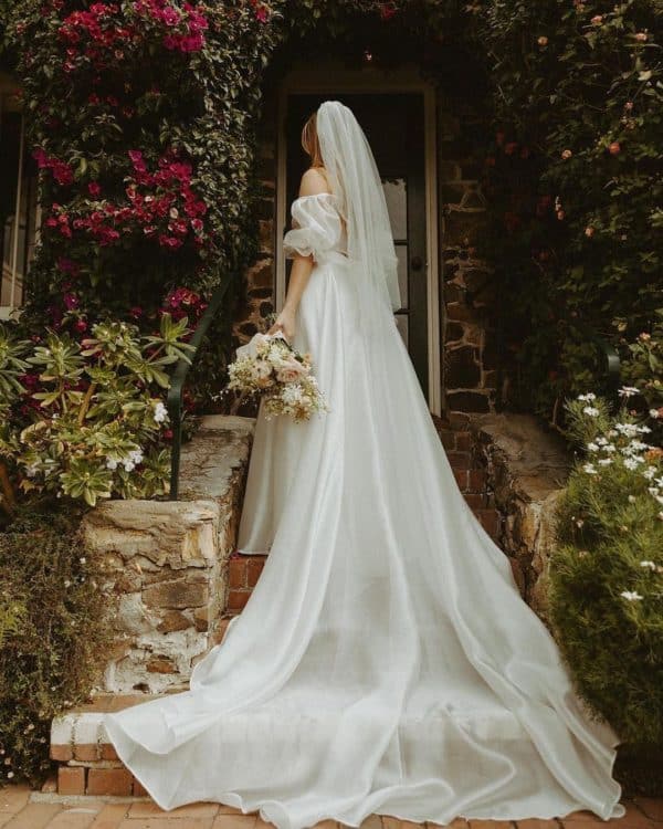 Flora Sandra Dallas @nattythomps @adventuresouls co 1